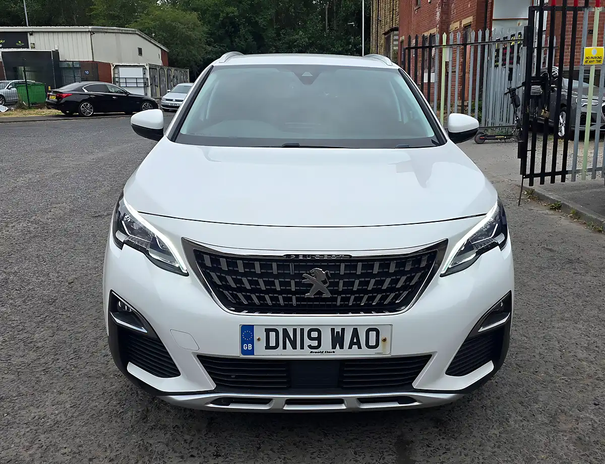 Used 2019 Peugeot 3008 Allure White - Interior and Exterior details 2