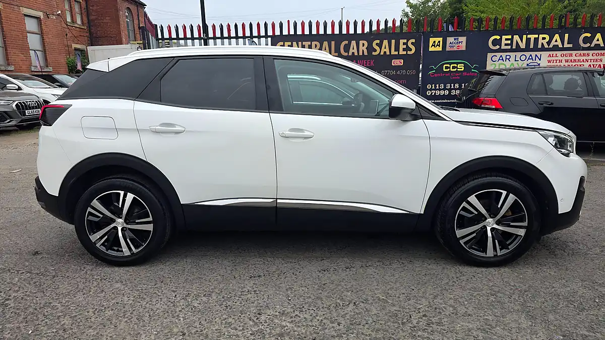 Used 2019 Peugeot 3008 Allure White - Interior and Exterior details 6