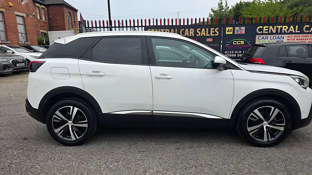 Used 2019 Peugeot 3008 Allure White - Interior and Exterior details 8