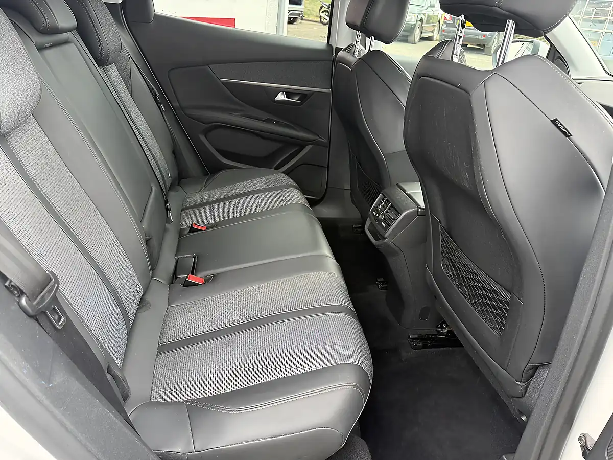 Used 2019 Peugeot 3008 Allure White - Interior and Exterior details 14