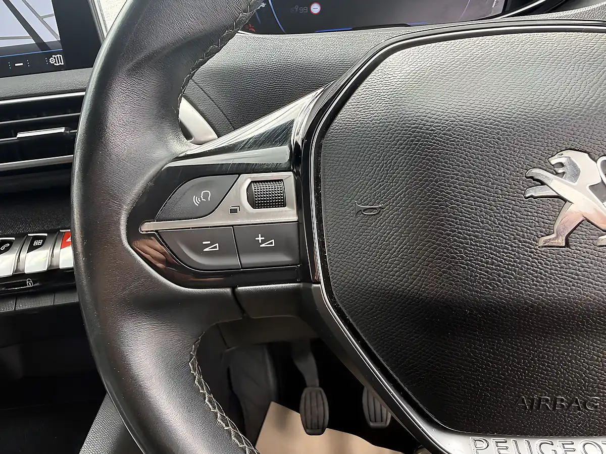 Used 2019 Peugeot 3008 Allure White - Interior and Exterior details 19