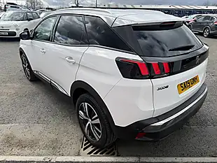Used 2019 Peugeot 3008 Allure White - Interior and Exterior details 2