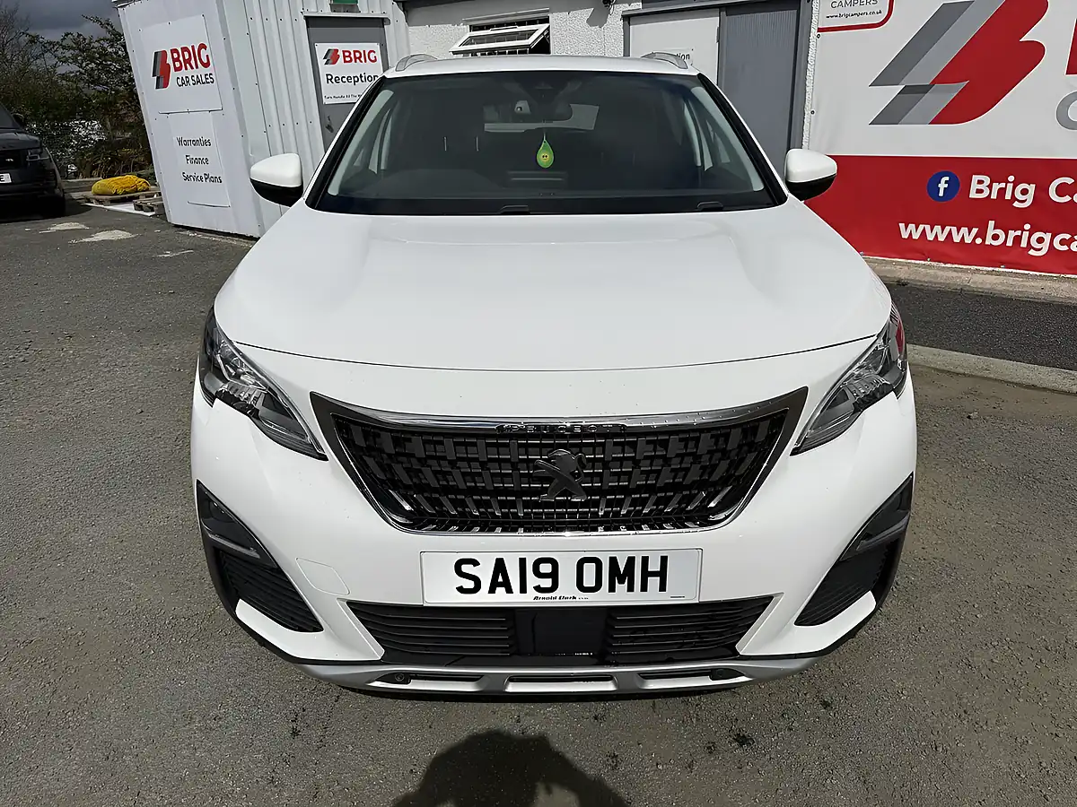 Used 2019 Peugeot 3008 Allure White - Interior and Exterior details 3