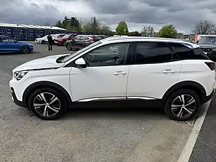 Used 2019 Peugeot 3008 Allure White - Interior and Exterior details 4