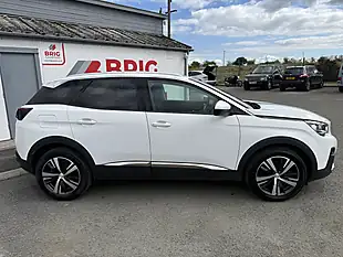 Used 2019 Peugeot 3008 Allure White - Interior and Exterior details 5