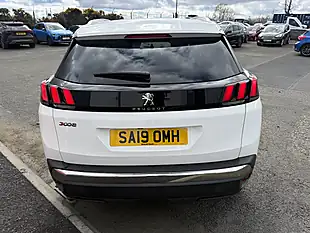 Used 2019 Peugeot 3008 Allure White - Interior and Exterior details 7