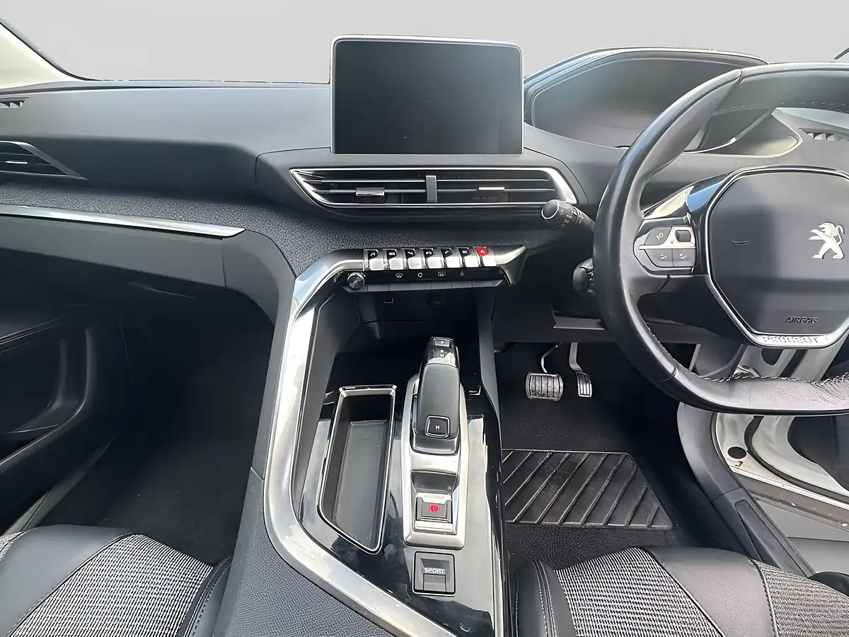 Used 2019 Peugeot 3008 Allure White - Interior and Exterior details 12