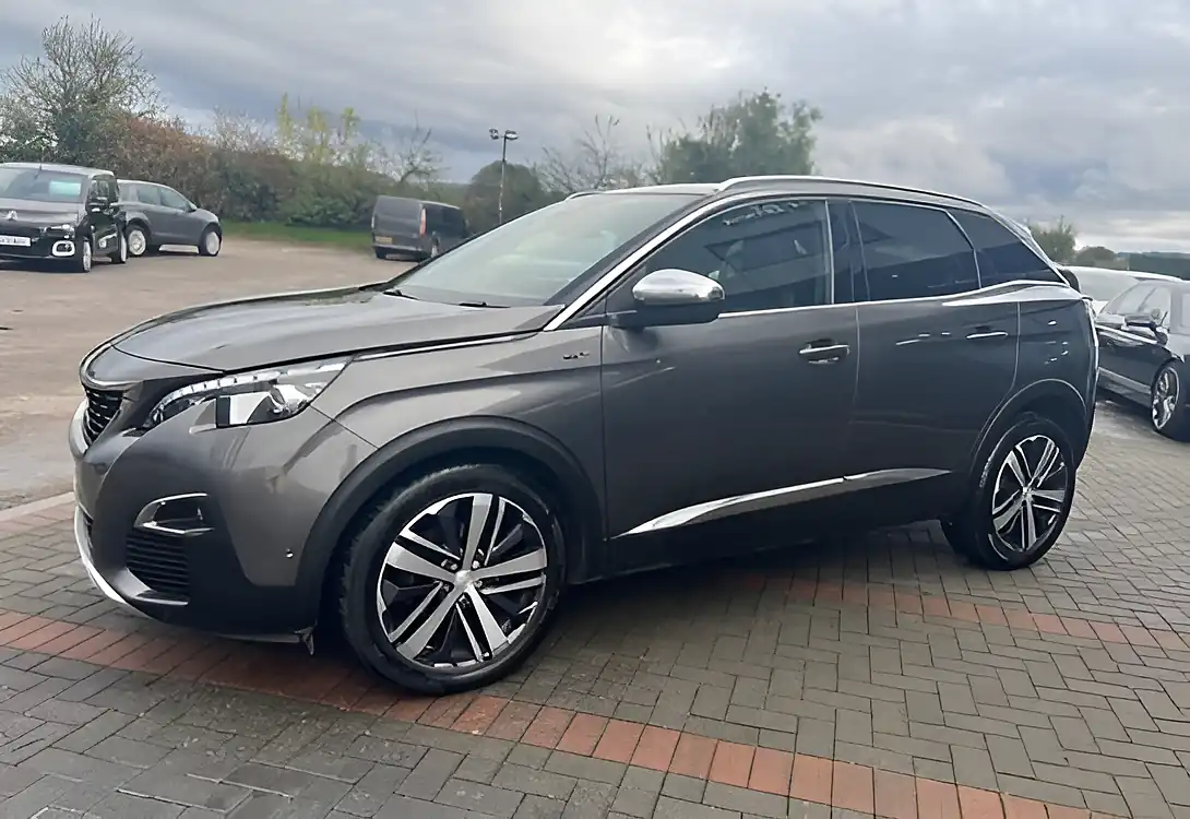 Used 2019 Peugeot 3008 GT Grey - Interior and Exterior details 10