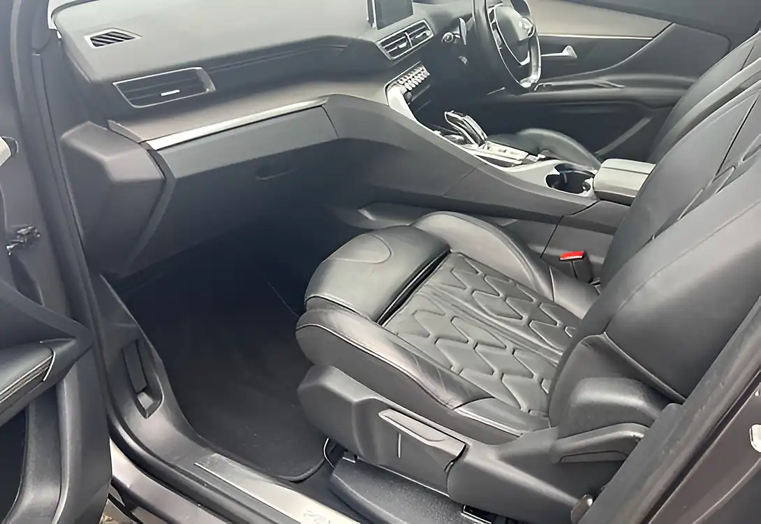 Used 2019 Peugeot 3008 GT Grey - Interior and Exterior details 16