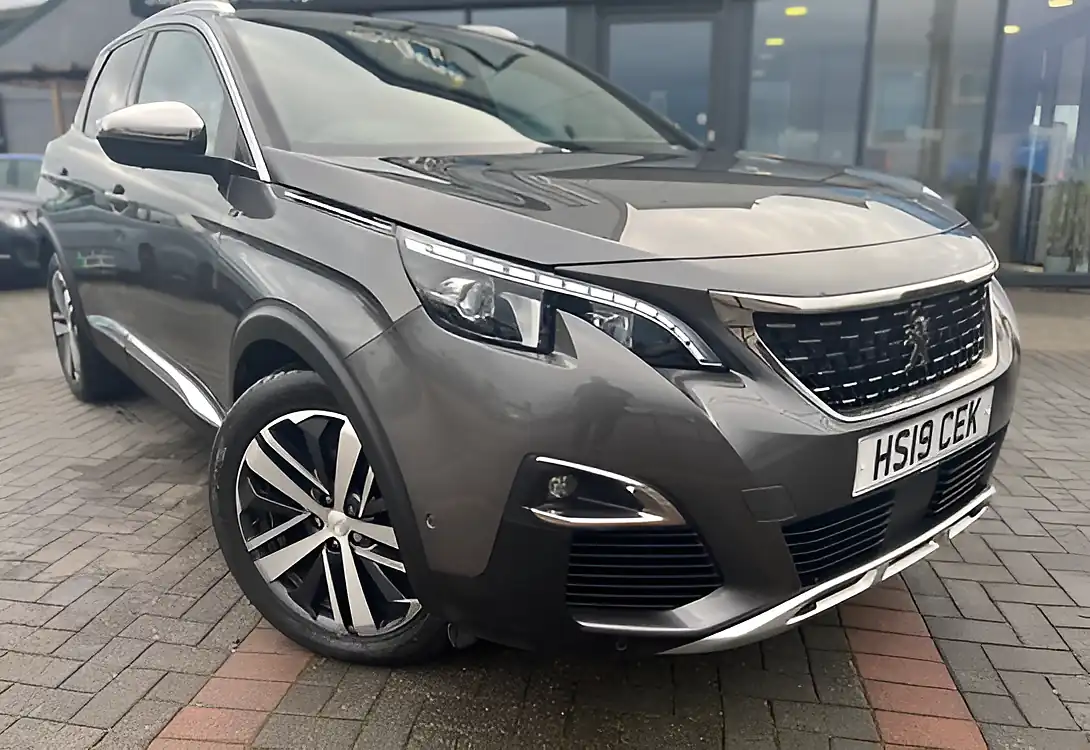Used 2019 Peugeot 3008 GT Grey - Interior and Exterior details 5
