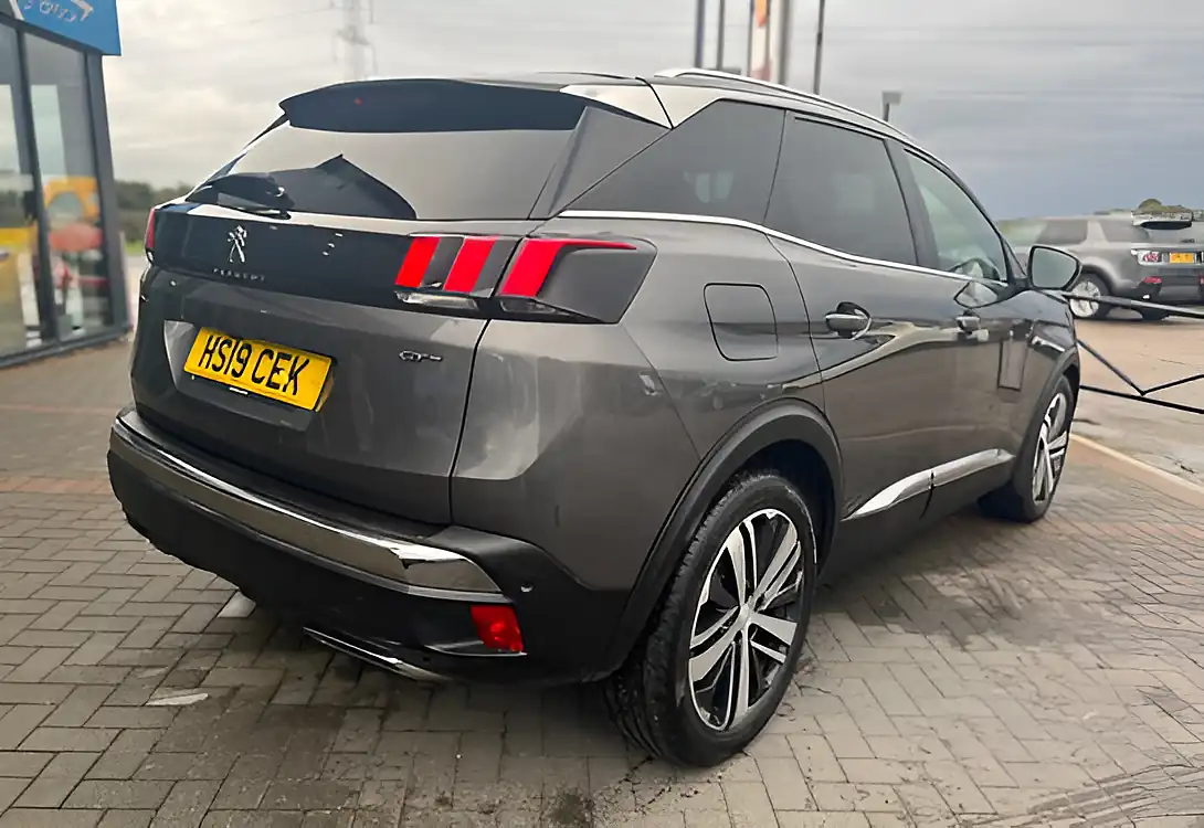 Used 2019 Peugeot 3008 GT Grey - Interior and Exterior details 6