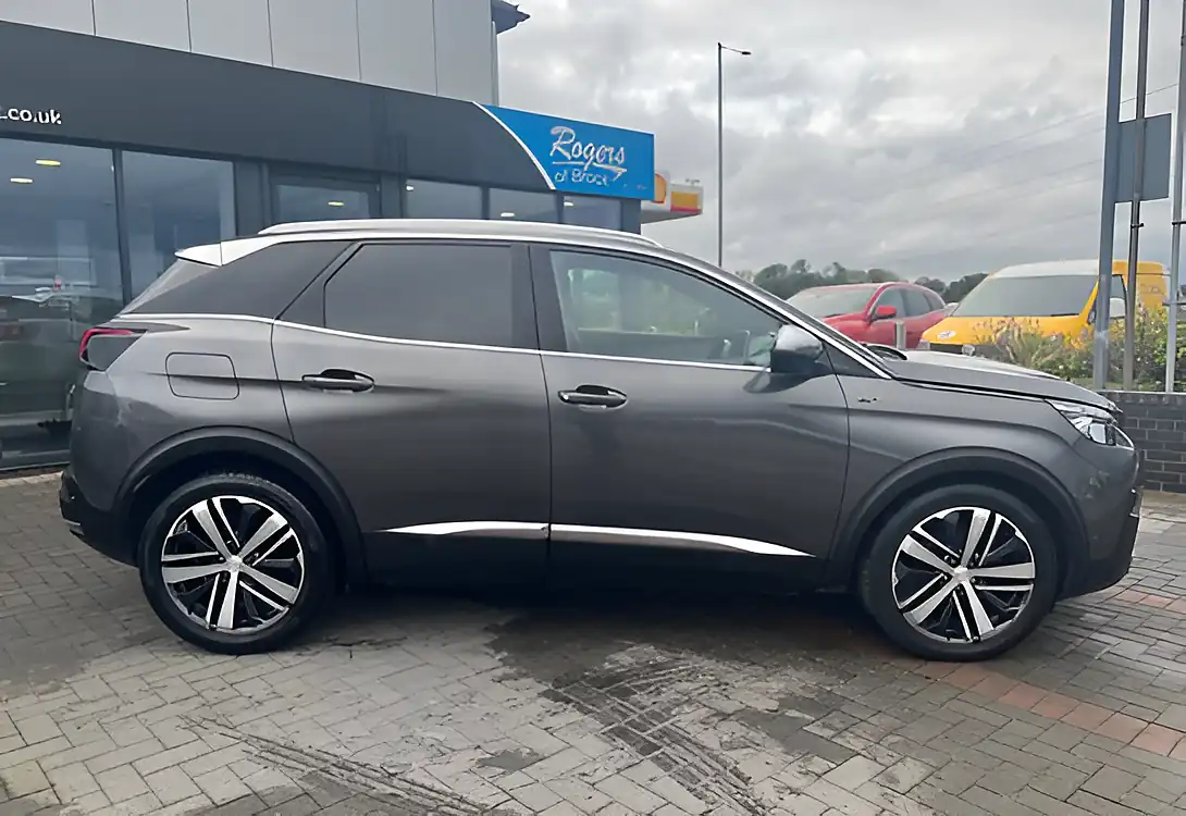Used 2019 Peugeot 3008 GT Grey - Interior and Exterior details 8