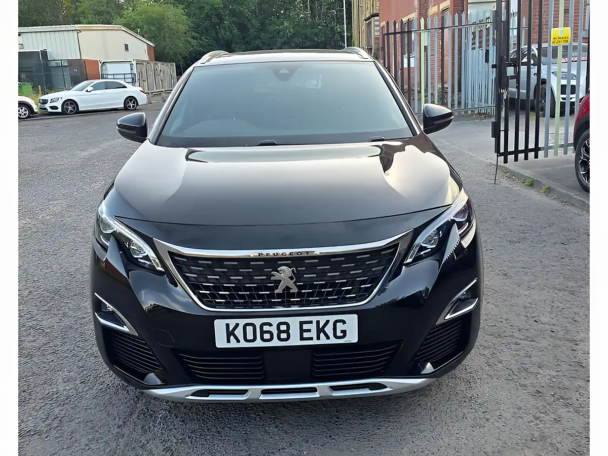 Used 2019 Peugeot 3008 GT Line Black - Front View