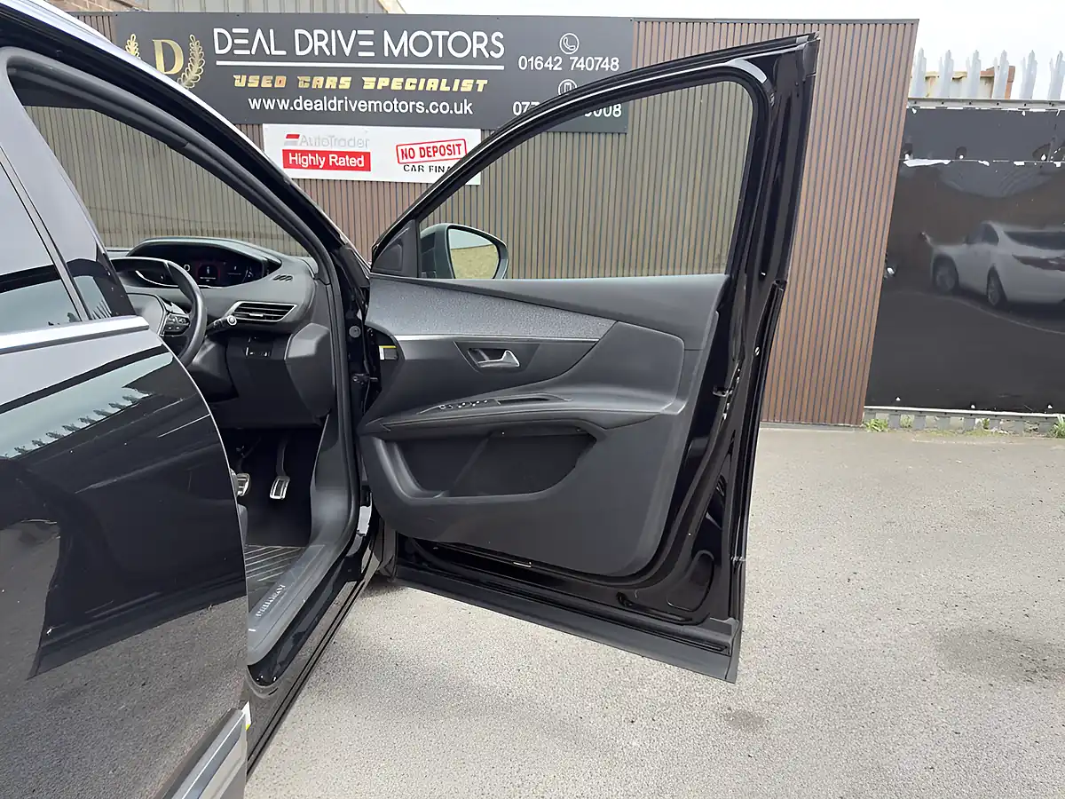 Used 2019 Peugeot 3008 GT Line Black - Interior and Exterior details 11