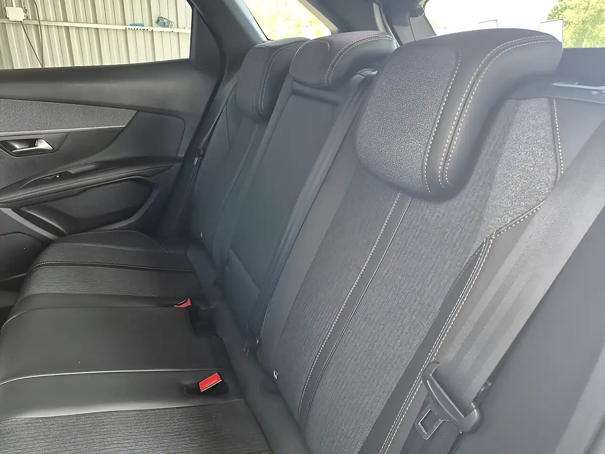 Used 2019 Peugeot 3008 GT Line Blue - Interior and Exterior details 15