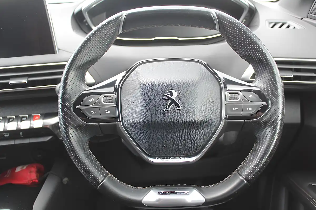 Used 2019 Peugeot 3008 GT Line Blue - Interior and Exterior details 18