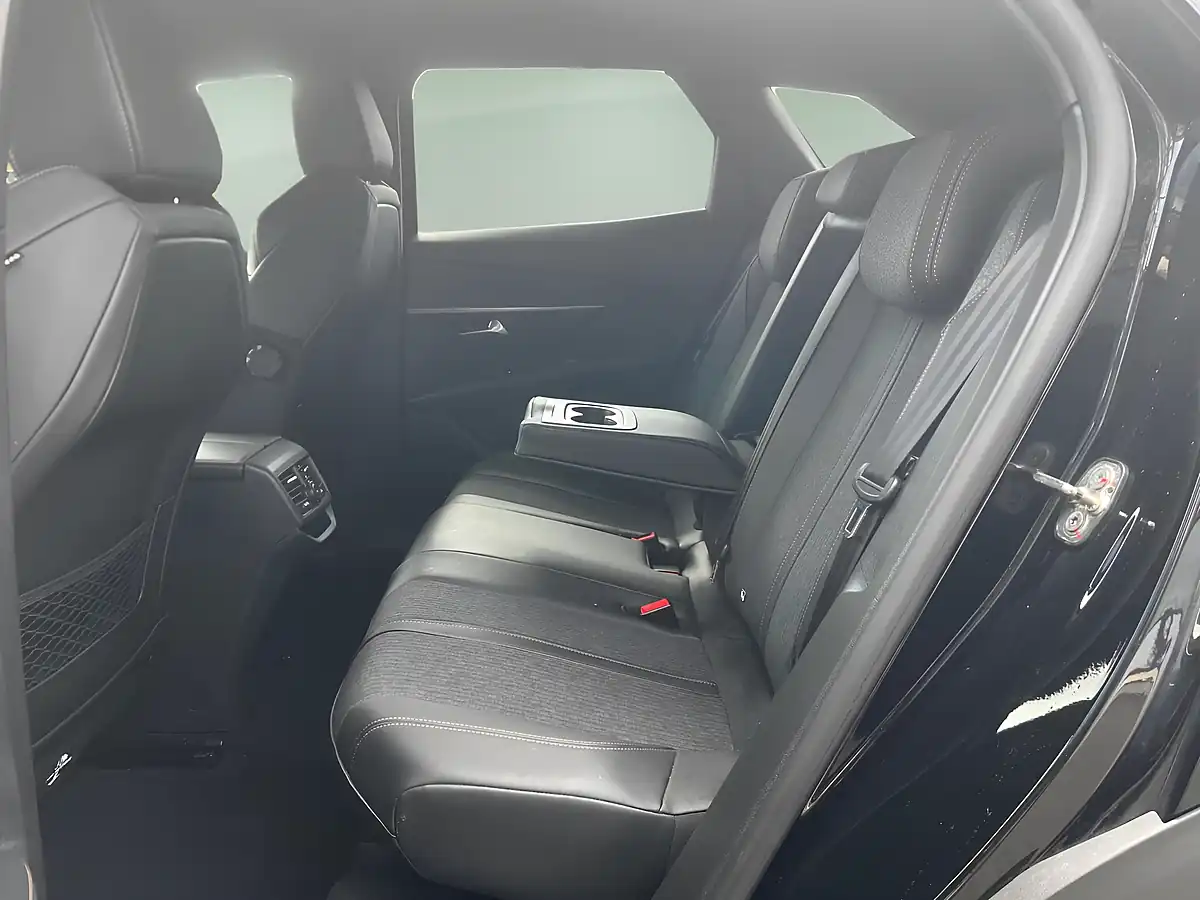 Used 2019 Peugeot 3008 GT Line Bronze - Interior and Exterior details 13