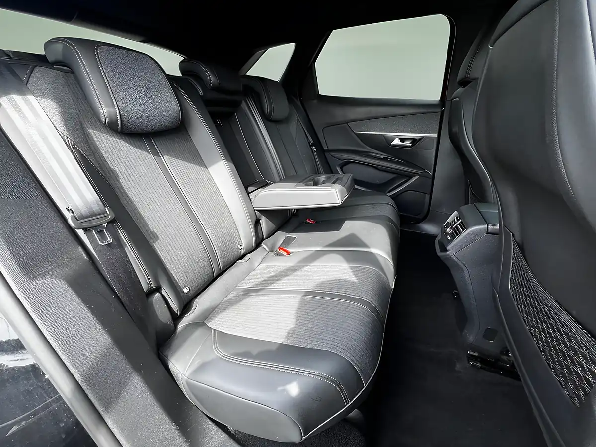 Used 2019 Peugeot 3008 GT Line Bronze - Interior and Exterior details 14