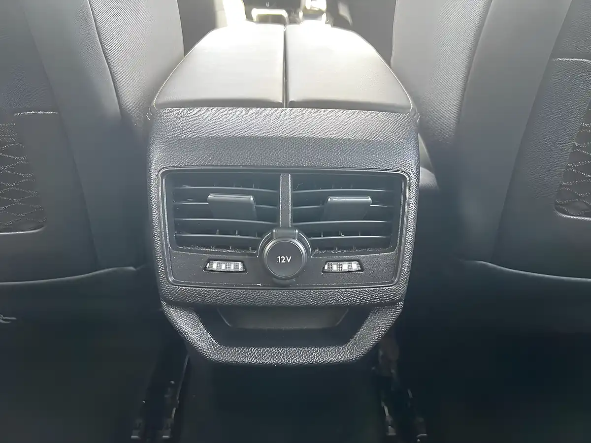 Used 2019 Peugeot 3008 GT Line Bronze - Interior and Exterior details 15