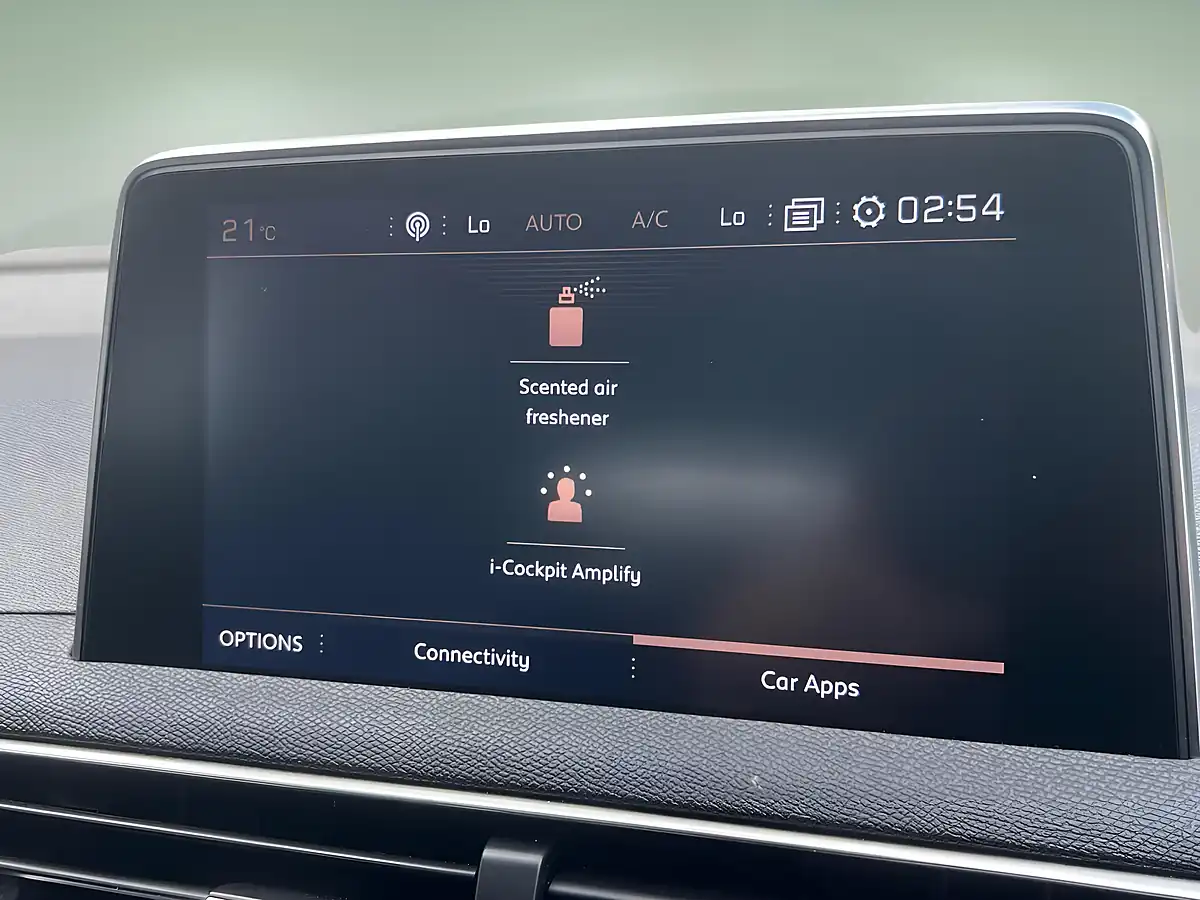 Used 2019 Peugeot 3008 GT Line Bronze - Interior and Exterior details 16