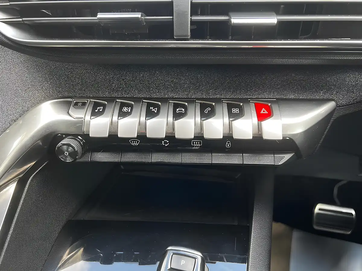 Used 2019 Peugeot 3008 GT Line Bronze - Interior and Exterior details 20