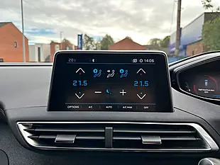 Used 2019 Peugeot 3008 GT Line Bronze - Interior and Exterior details 16