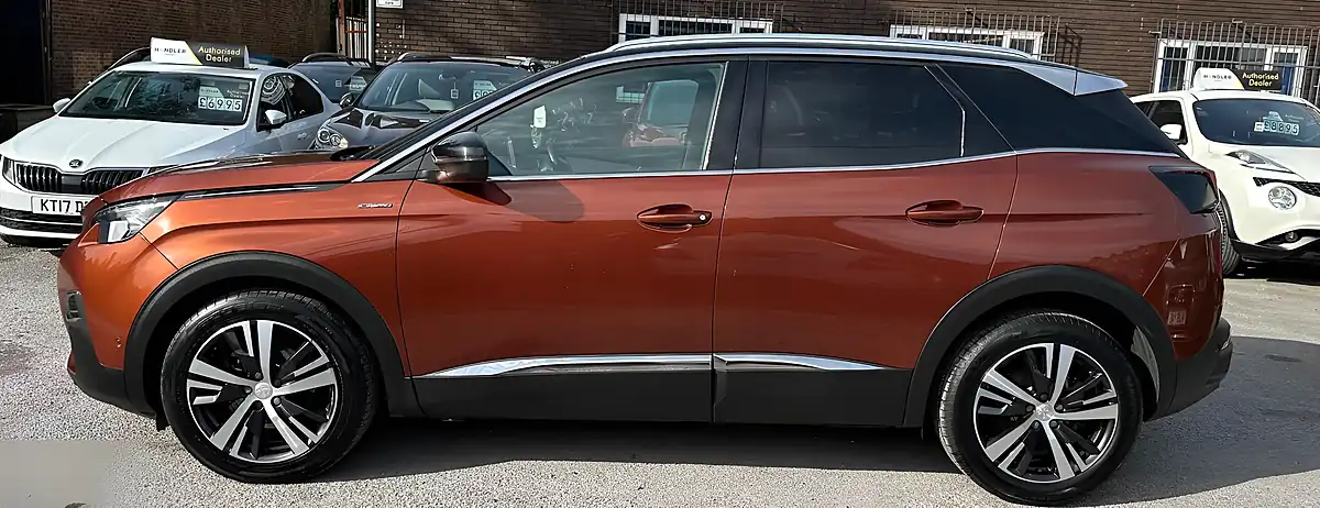 Used 2019 Peugeot 3008 GT Line Bronze - Interior and Exterior details 4