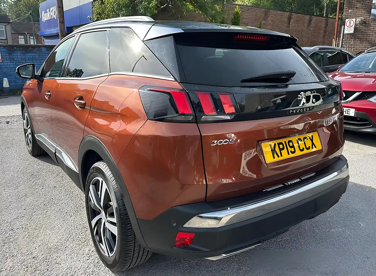 Used 2019 Peugeot 3008 GT Line Bronze - Interior and Exterior details 5