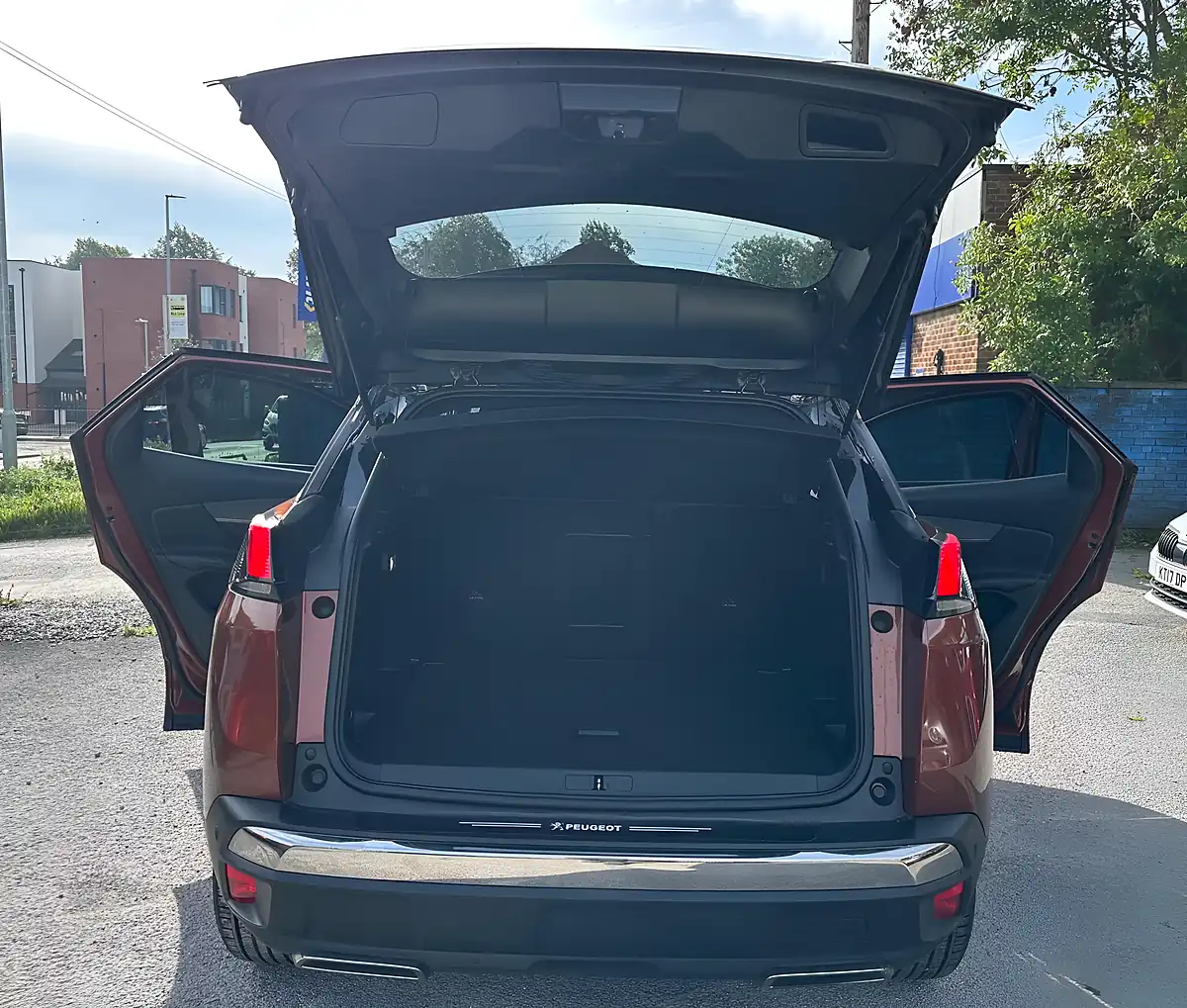 Used 2019 Peugeot 3008 GT Line Bronze - Interior and Exterior details 9