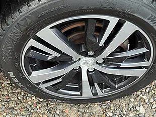 Used 2019 Peugeot 3008 GT Line Bronze - Interior and Exterior details 11