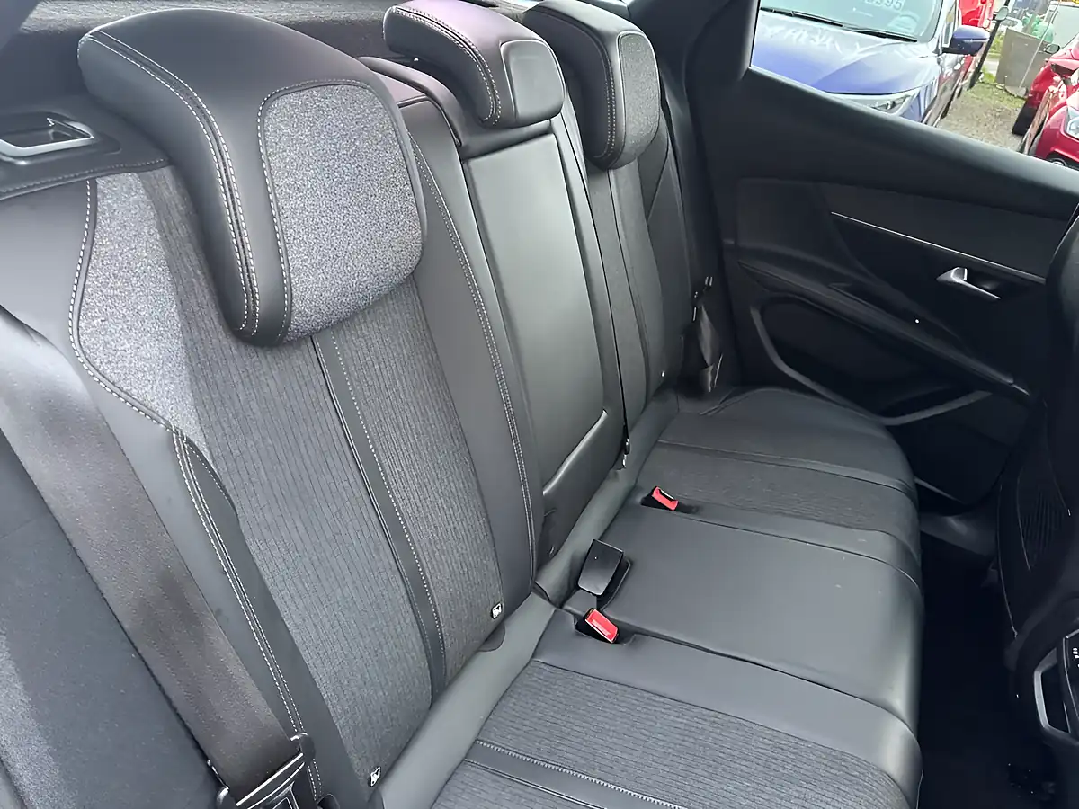 Used 2019 Peugeot 3008 GT Line Bronze - Interior and Exterior details 13