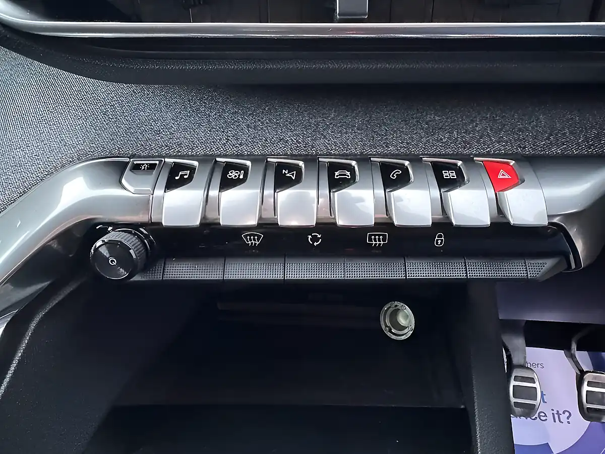 Used 2019 Peugeot 3008 GT Line Bronze - Interior and Exterior details 19