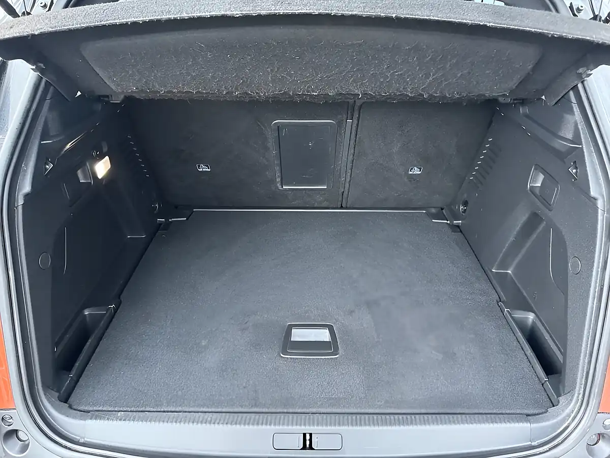 Used 2019 Peugeot 3008 GT Line Bronze - Interior and Exterior details 20