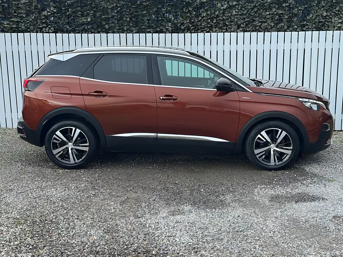 Used 2019 Peugeot 3008 GT Line Bronze - Interior and Exterior details 4