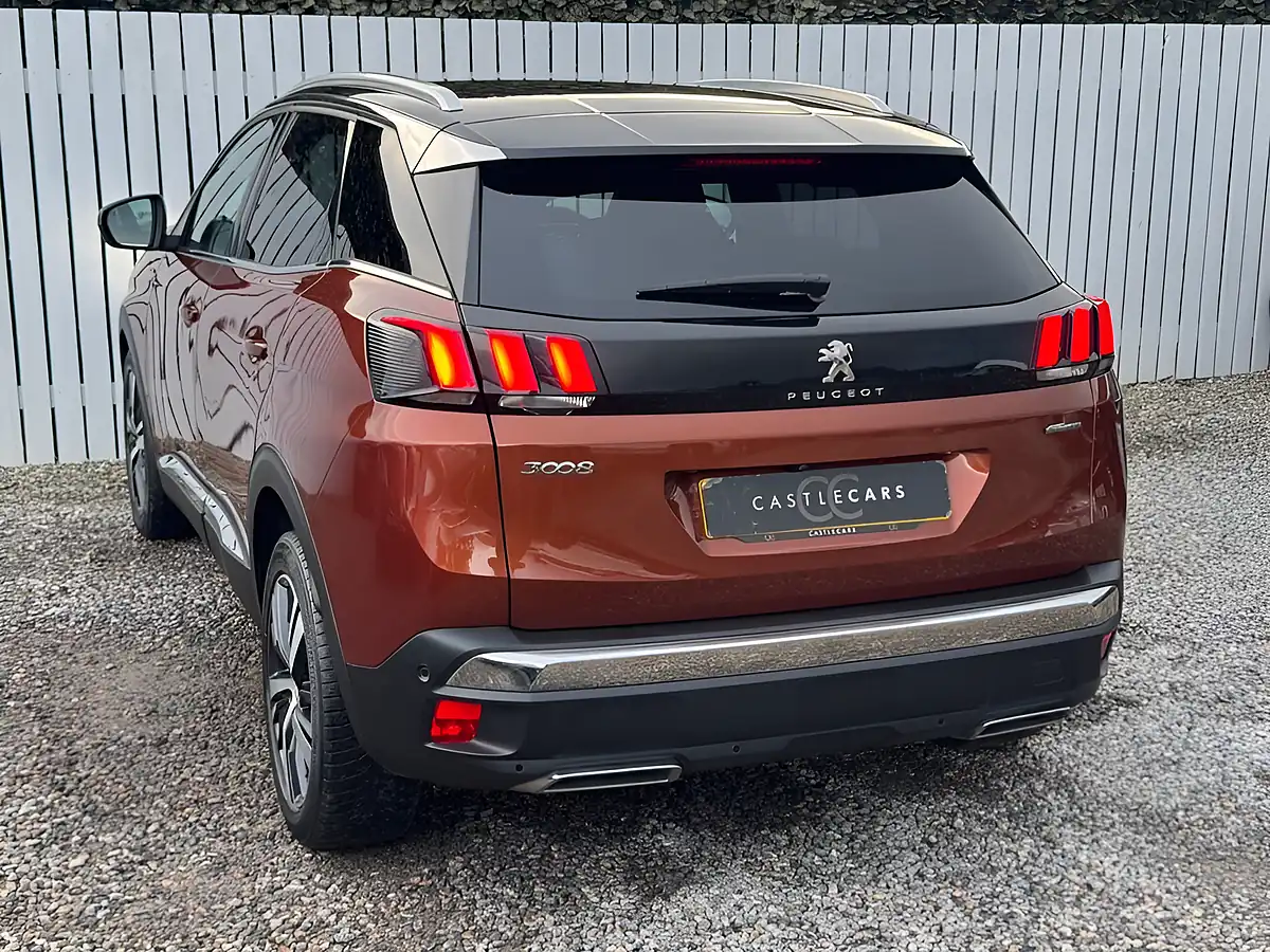 Used 2019 Peugeot 3008 GT Line Bronze - Interior and Exterior details 5