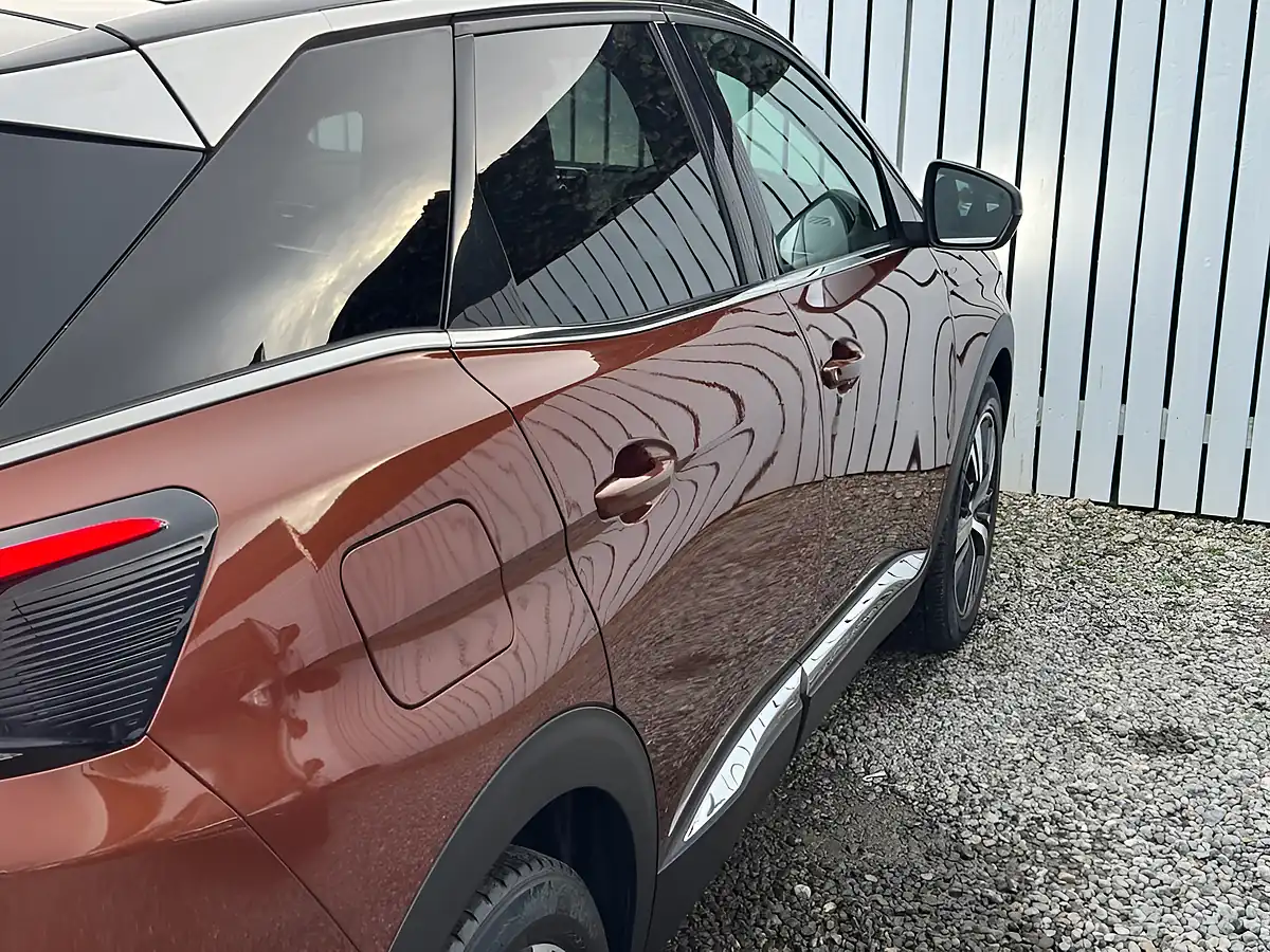 Used 2019 Peugeot 3008 GT Line Bronze - Interior and Exterior details 9