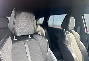 Used 2019 Peugeot 3008 GT Line Copper Bronze Metallic - Interior and Exterior details 15