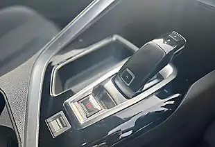 Used 2019 Peugeot 3008 GT Line Copper Bronze Metallic - Interior and Exterior details 18