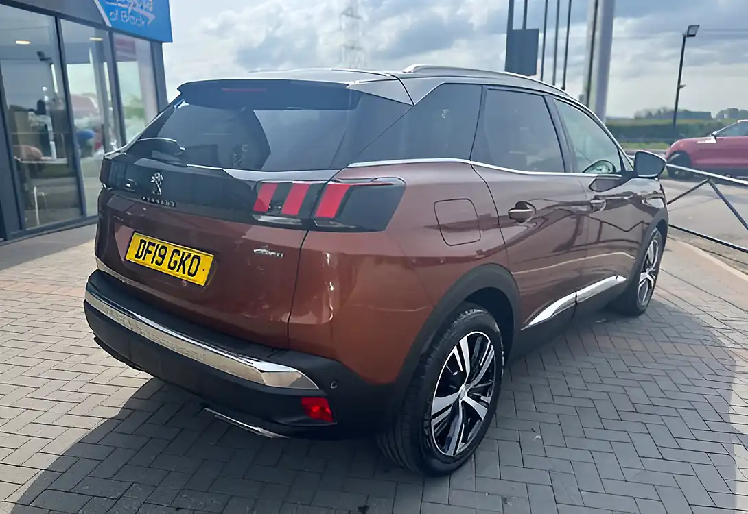 Used 2019 Peugeot 3008 GT Line Copper Bronze Metallic - Interior and Exterior details 4