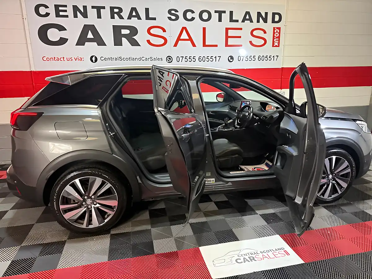 Used 2019 Peugeot 3008 GT Line Grey - Interior and Exterior details 10