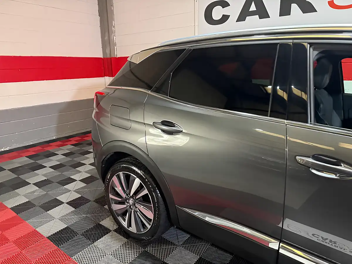 Used 2019 Peugeot 3008 GT Line Grey - Interior and Exterior details 6