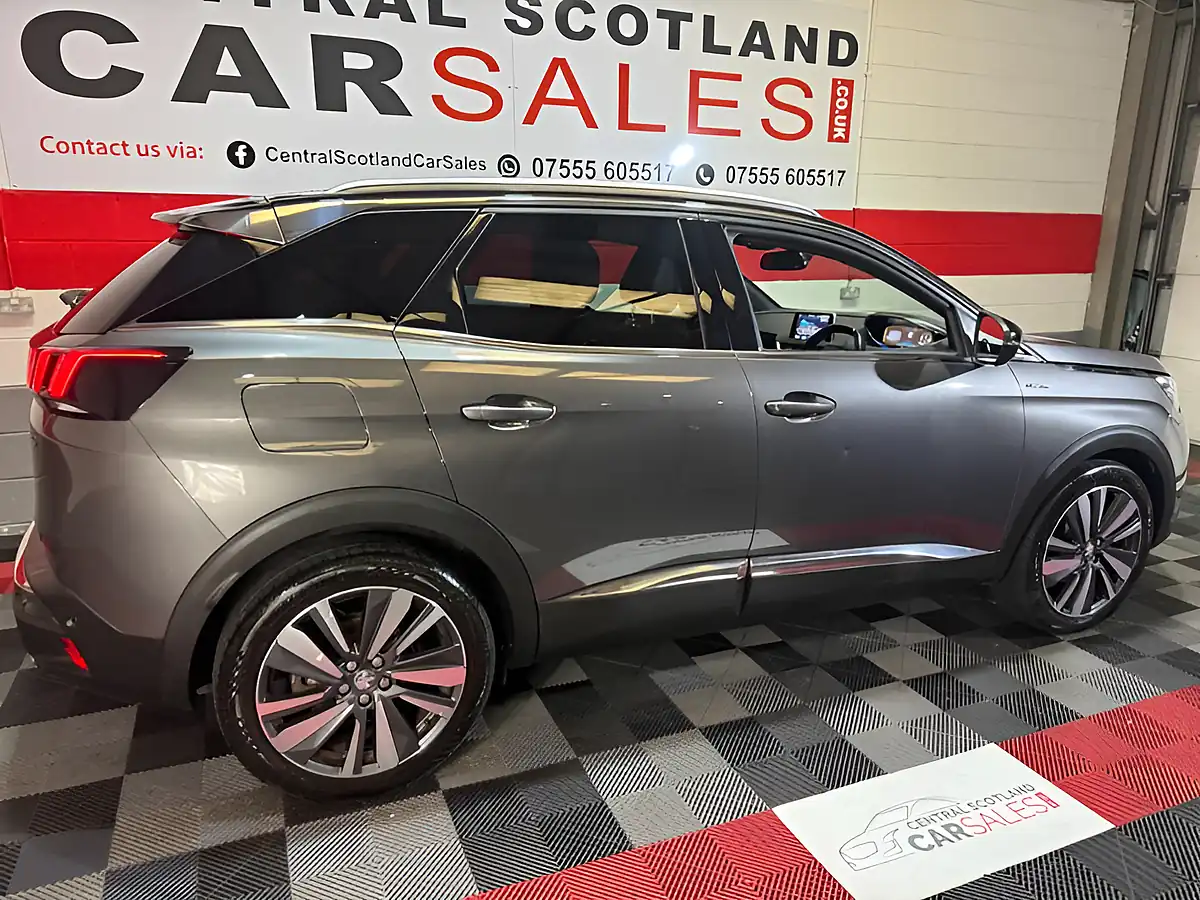 Used 2019 Peugeot 3008 GT Line Grey - Interior and Exterior details 8