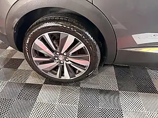 Used 2019 Peugeot 3008 GT Line Grey - Interior and Exterior details 9