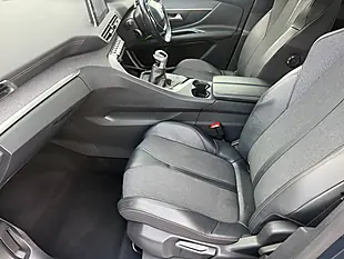 Used 2019 Peugeot 3008 GT Line Grey - Interior and Exterior details 10