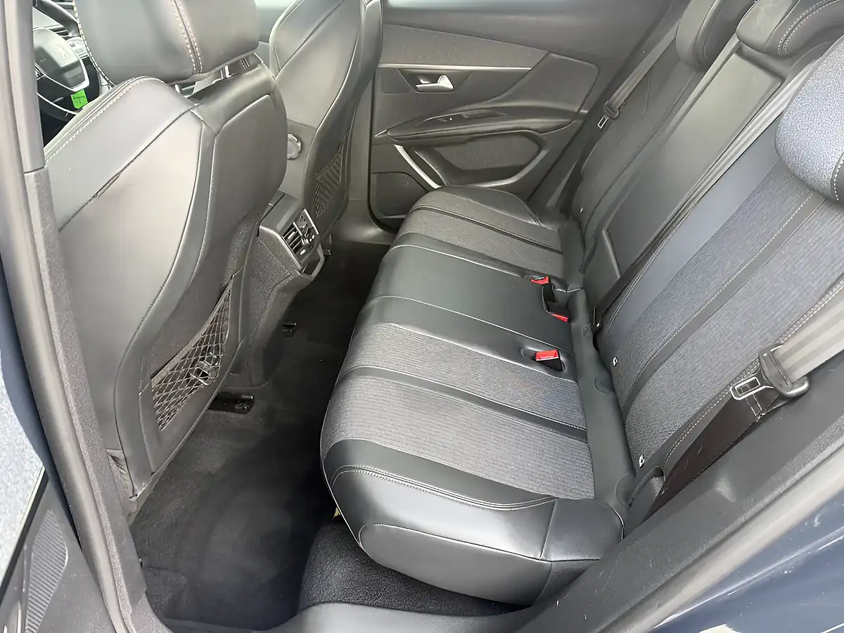 Used 2019 Peugeot 3008 GT Line Grey - Interior and Exterior details 12