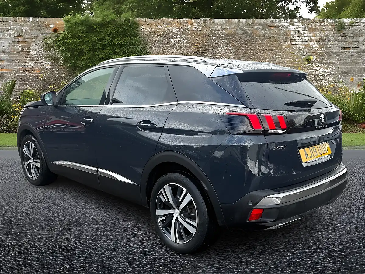 Used 2019 Peugeot 3008 GT Line Grey - Interior and Exterior details 5