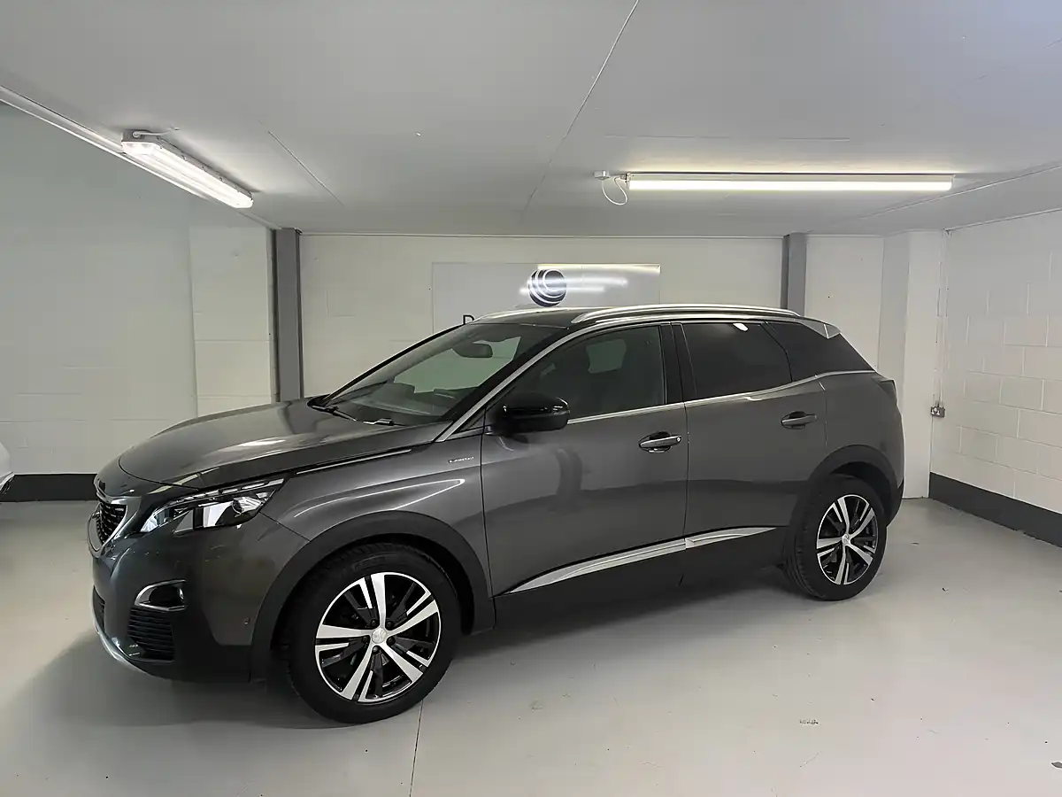 Used 2019 Peugeot 3008 GT Line Grey - Front View
