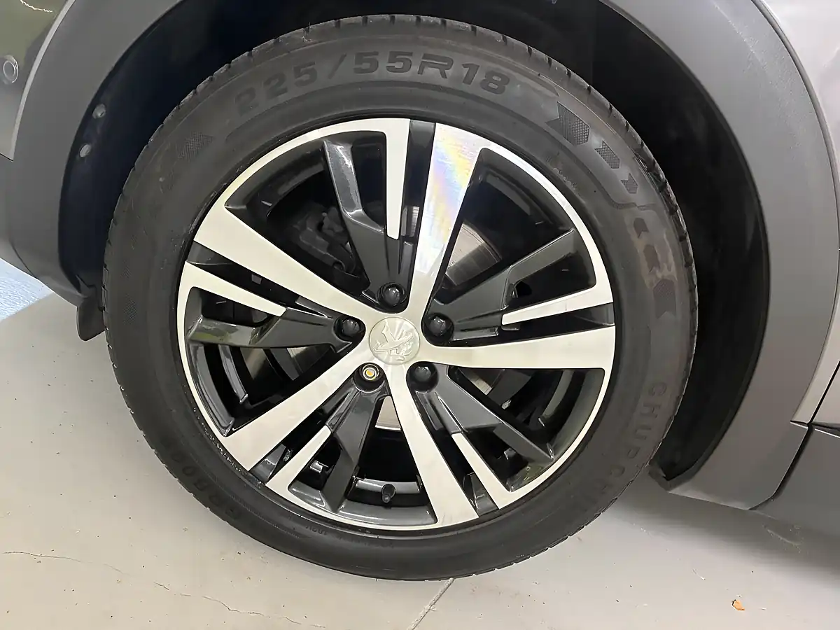 Used 2019 Peugeot 3008 GT Line Grey - Interior and Exterior details 10
