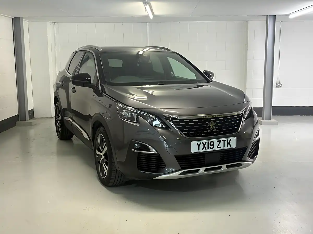 Used 2019 Peugeot 3008 GT Line Grey - Interior and Exterior details 5
