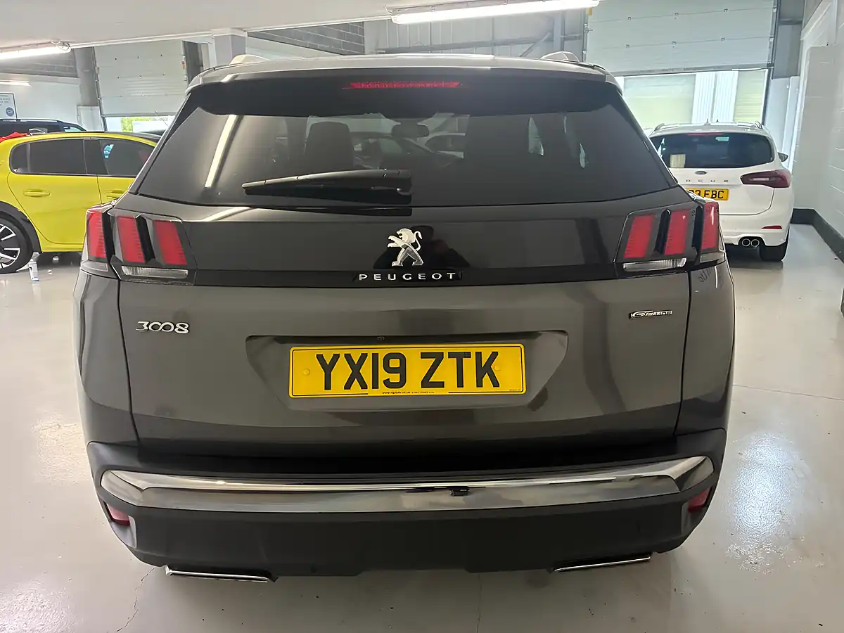 Used 2019 Peugeot 3008 GT Line Grey - Interior and Exterior details 6